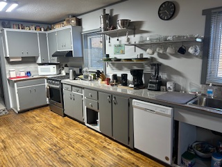 mistatim-outfitting-accomodations-kitchen-1