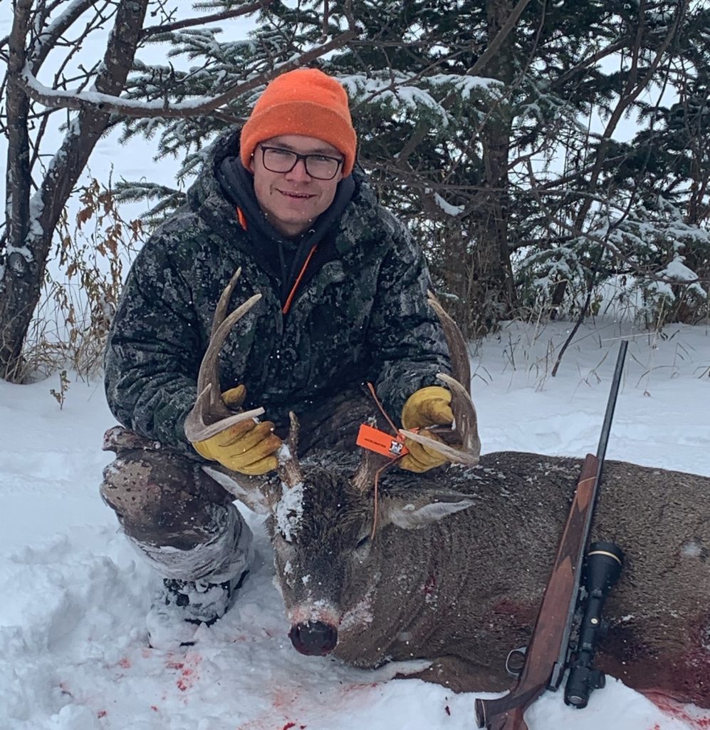 trophy-whitetail-mistatim-outfitting-huniting-14